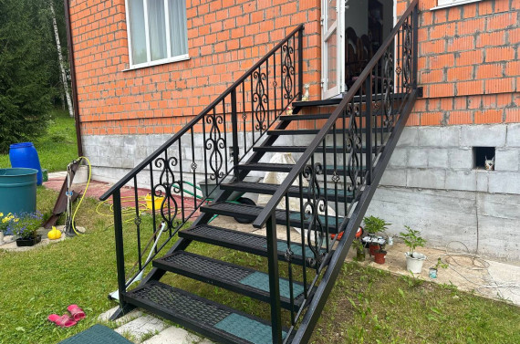Металлические лестницы